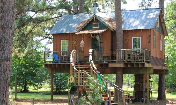 Shreveport Other | Cedar Treehouse on Cross Lake