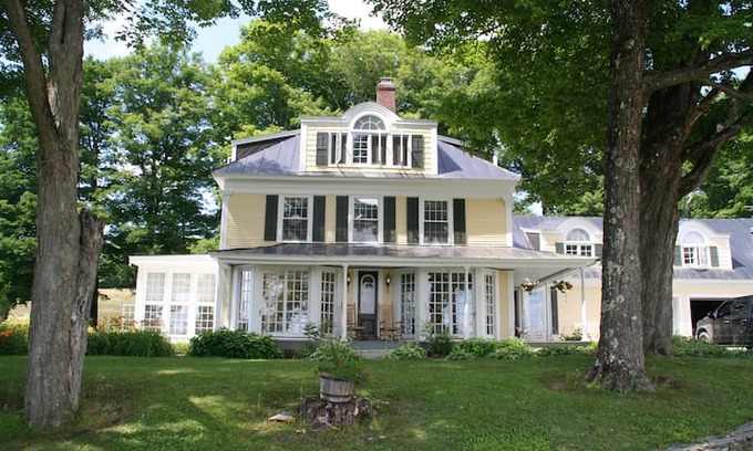 West Glover House | Runaway Manor, Great For Events!