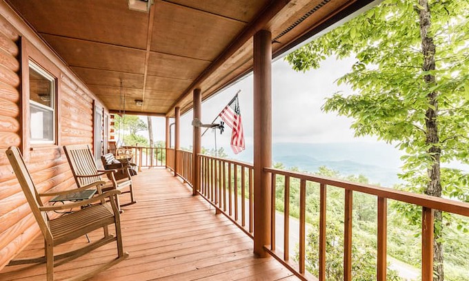 Lynn Cabin | Altitude Adjustment - Close to TIEC and Lake Lure