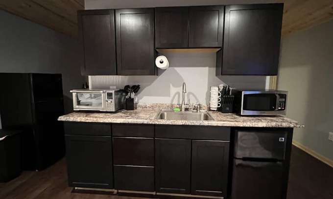 Georgetown Apartment | Pet Friendly Rustic Loft Close to Golf & Beaches