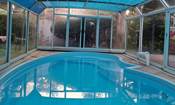 Rosenthal Apartment | Holiday Apartment 'Apartment Kastanienallee' with Shared Pool, Sauna & Wi-Fi