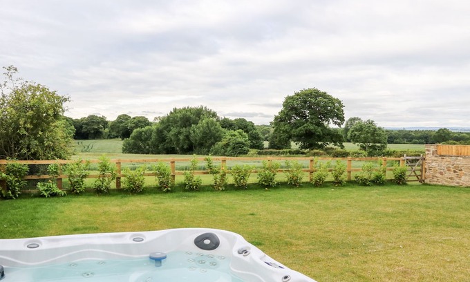 Tudhoe Cottage | Stackyard House