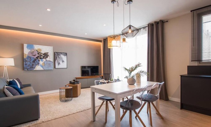 Sitges Apartment | Sitges Spaces Seaside Beach Flat- 4 Bedroom/2Bathroom/Terrace- Sleeps up to 8