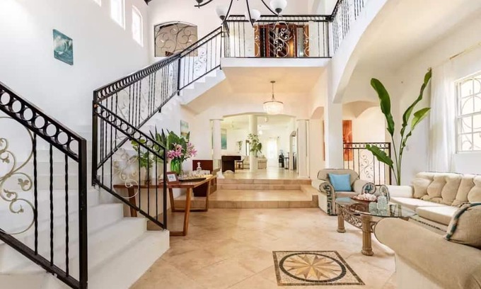Runaway Bay Villa | Euphoria at Paradisiac Beach Club