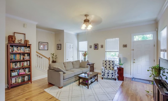 Uptown Historic District House | Great 3 BR in uptown close to magazine street