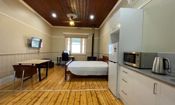 Seymour House | Secure studio