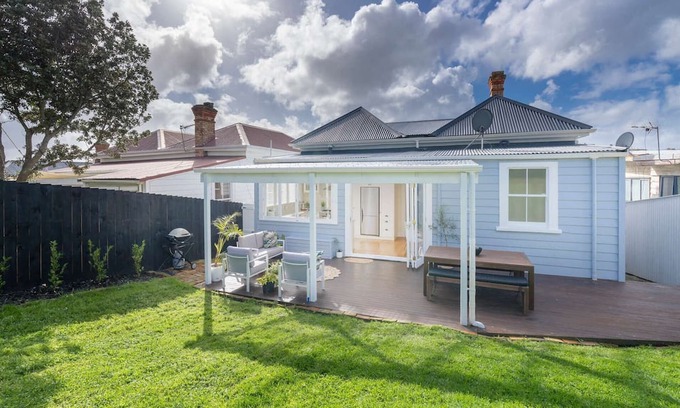 Kingsland House | Spacious 4-bedroom house in marvelous Auckland with WiFi, AC