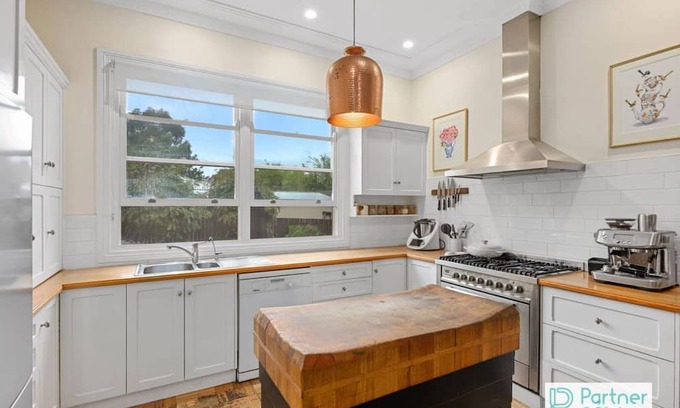 East Tamworth House | Charming 4-Bedroom Property with Pool in Tamworth