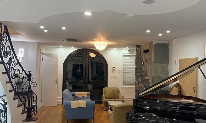 Queens House | Charming 1-Bedroom with AC, WiFi in Queens close to JFK and LaGuardia Airport