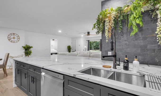 Allandale House | Luxurious Fully Remodeled Apartment Just 6 Miles from Downtown!