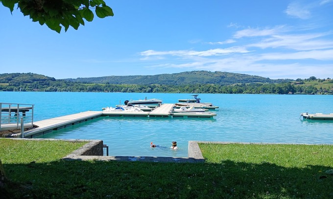 Bilieu Apartment | LAC CASA 60 - gîte with beach and terrace overlooking the lake