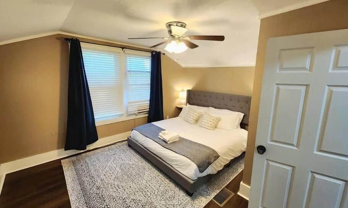 Downtown House | Cozy Private Room in Charming Shared Home