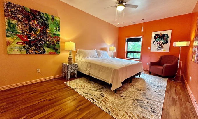 Gananoque Apartment | Art House - apartment in Gananoque