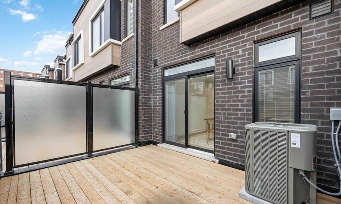 Dorset Park House | BrandNew 1-Bedroom Suite with 4-piece en-suite bath: SPRUCE, Toronto, ON, Canada