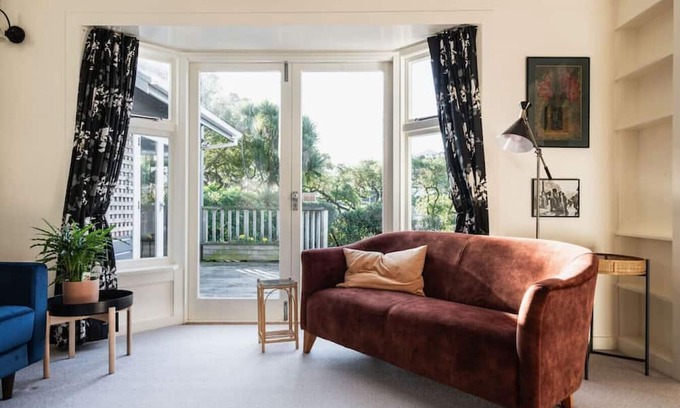 Dunedin House | Character Cottage on Aotea