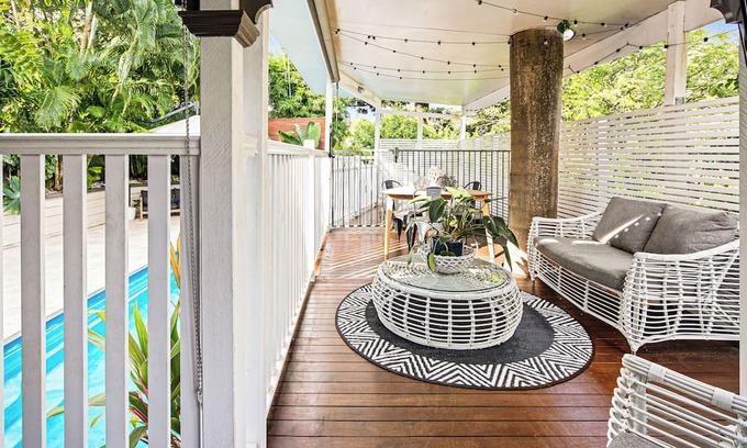 Bardon House | Bardon Beauty Pool with self contained unit downstairs sleeps 6 to 8