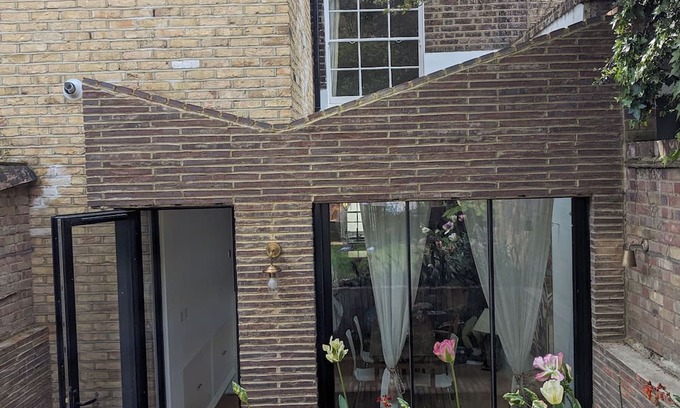 Bow West House | Entire Georgian Townhouse Close to Central London