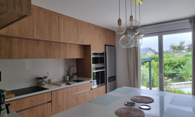 Poussots Villa | Villa sleeps 12, garden and pool in summer, haven of peace close to town center