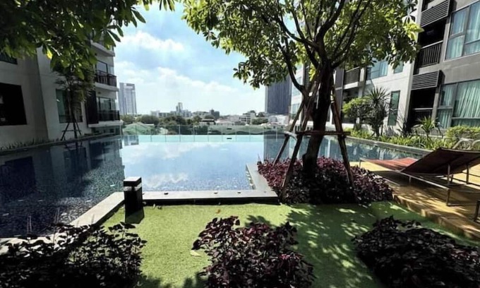 Sukhumvit Apartment | 5min to BTS-7eleven- Pool Kitchen Gym Sunrise view