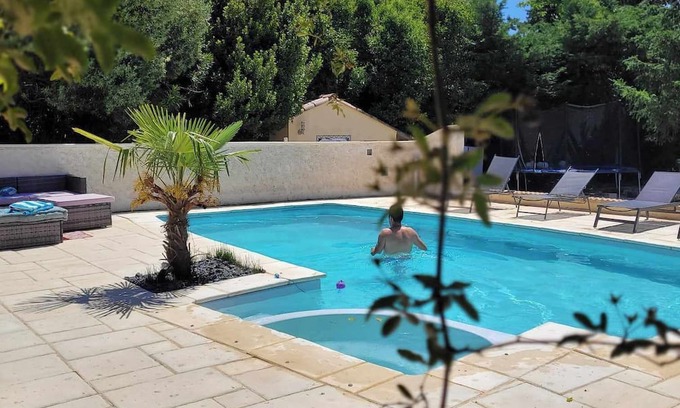 Pierrelatte House | Large country villa with swimming pool for up to 15 people
