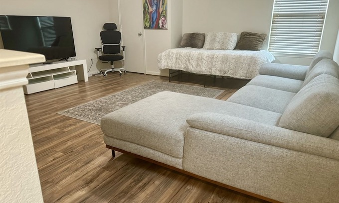 Sugar Land House | Delightful 4-Bedroom Residence Sugarland Convenient Access to All Amenities