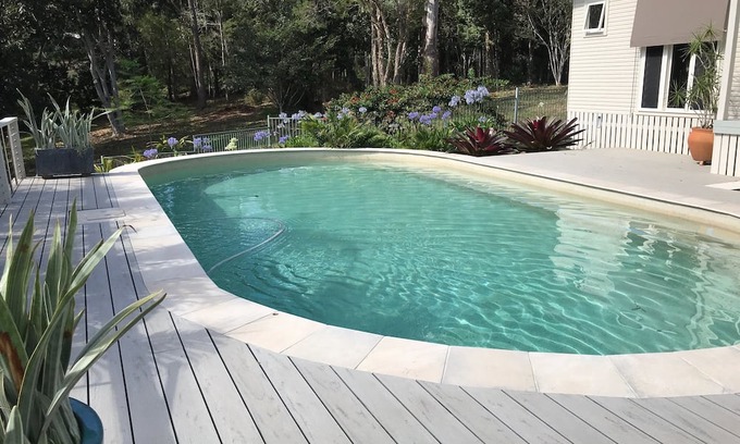 Smiths Creek Bed & Breakfast | A great getaway for two. Private and peaceful.