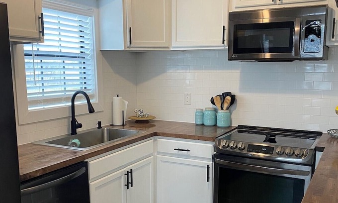 Troy Other | Cozy Country Farmhouse- 23 mins to Waco and 10 to Temple.