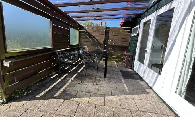 Tzummarum Cabin | Charming Holiday Home Maridu Wadden Cabin in the Heart of Friesland