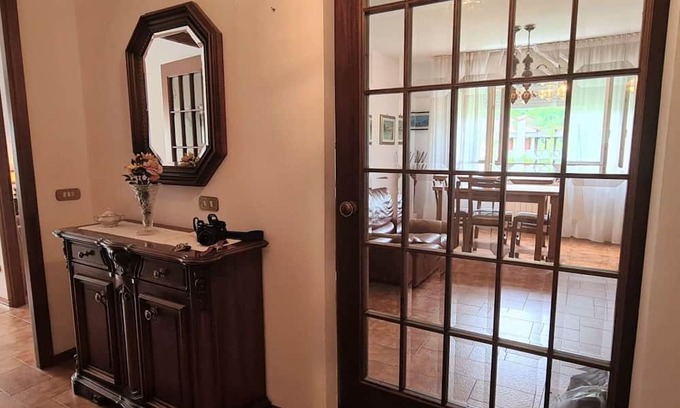 Maglietola Apartment | Apartment in Monzone with 2 bedrooms sleeps 5
