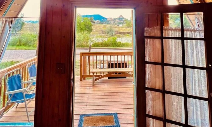 Howard Cabin | Cozy Cabin with Arkansas River View, No Pet Fee