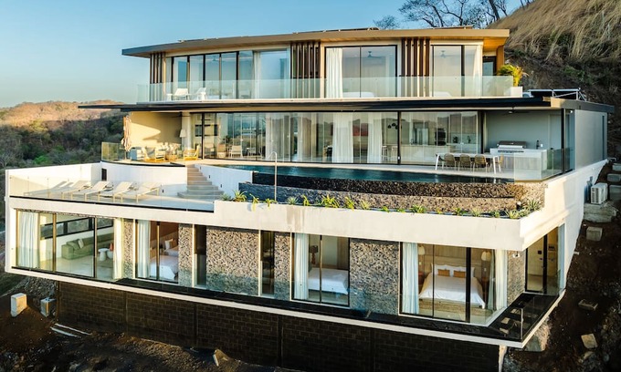 Tamarindo Villa | Stunning Modern 6 Bdrm Villa With World Class View and Daily Breakfast