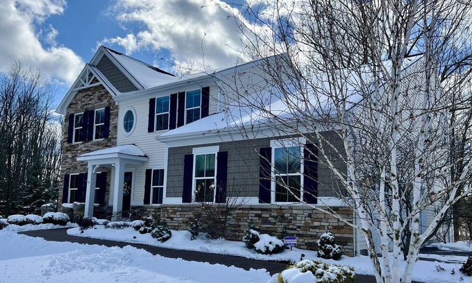 Orchard Park House | BUFFALO SUBURB ESTATE to witness "ONCE IN A LIFETIME SOLOR ECLIPSE OF THE SUN"