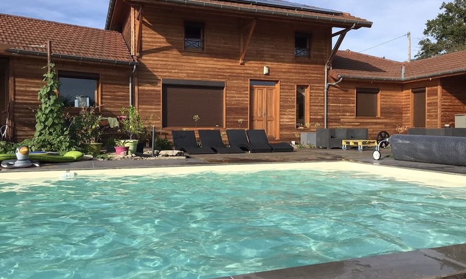 Saint-Laurent-d'Onay House | Magnifique Maison en Bois Avec Piscine en Drôme