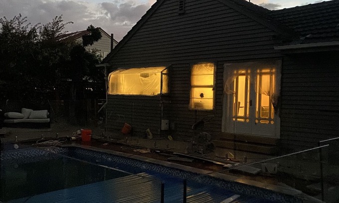 Christchurch House | House with a heater pool for use all year round. 4 car parks available off road
