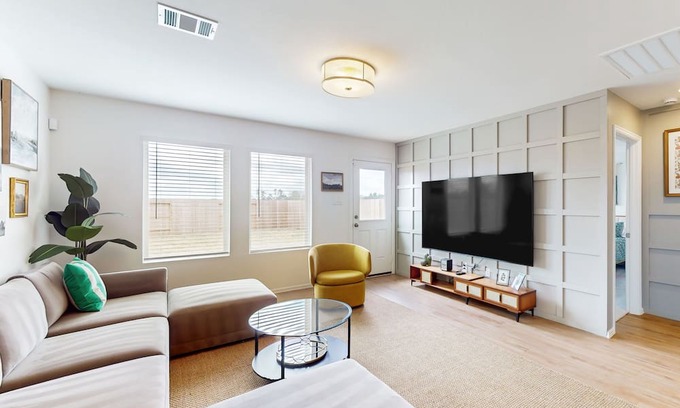 Willis House | Stylish & spacious getaway with large fenced yard & W/D - near lakes & golf