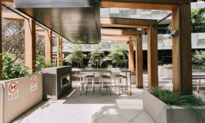 Abbotsford Apartment | Charming 1-BR Apt w/Pool & Gym -15 mins from City!