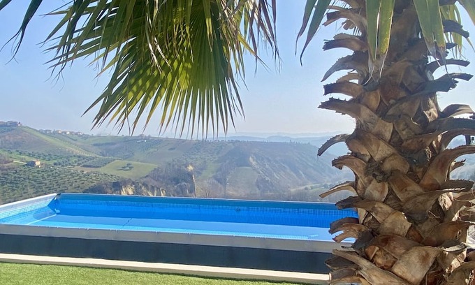 Castilenti Bed & Breakfast | Bed and Adventure - Camera Vista met Panoramisch Uitzicht!