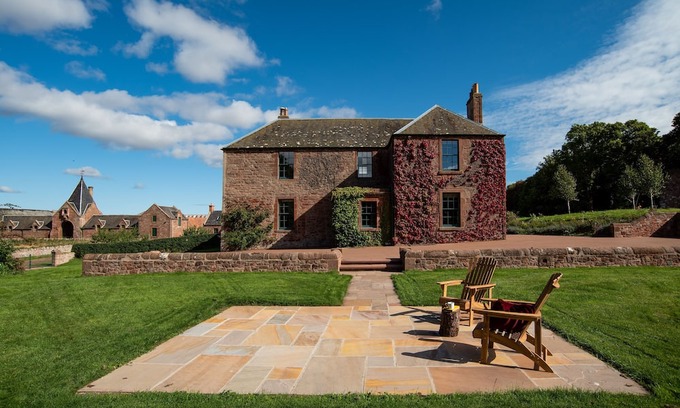 Haddington Apartment | PAPPLE FARMHOUSE AT PAPPLE STEADTING - a luxury 4 bedroom famrhouse in the hear of East Lothian