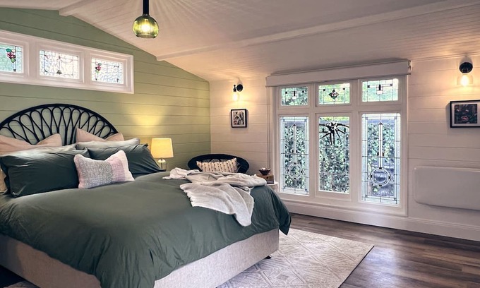 Bundanoon House | Bundanoon Garden Retreat, Stay at the bottom of the garden in Bundanoon.