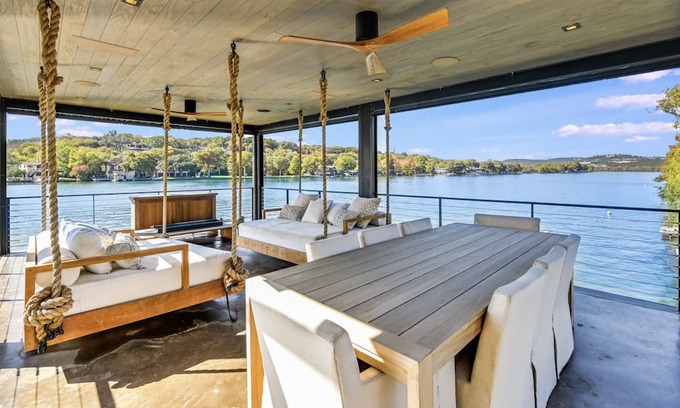 Austin House | Austin Lakehouse Retreat