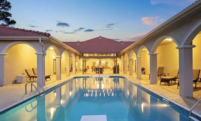 Cecil House | King Ranch Equestrian River Valley Estate, conveniently located off Hwy I-40!