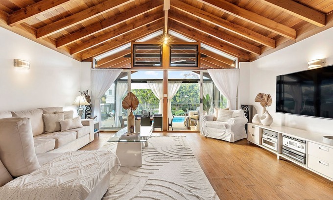 Valentine House | The Boat house with private jetty