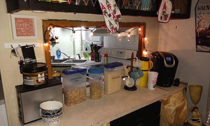 Hamilton Bed & Breakfast | A cozy weekend awaits at the Inn At Camp Whoopee, Close to historic attractions