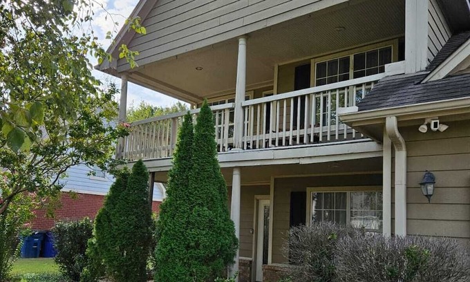 Olive Branch House | Spacious, State Line, Private Pool with king Beds