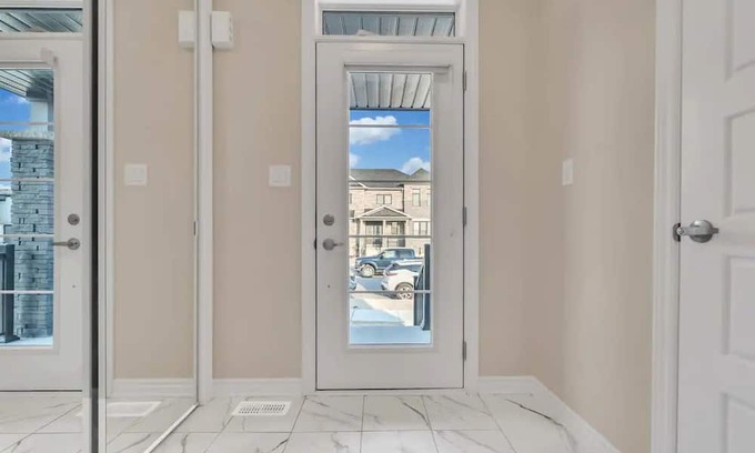 Breslau House | 3 Bed Town near Kitchener/Waterloo