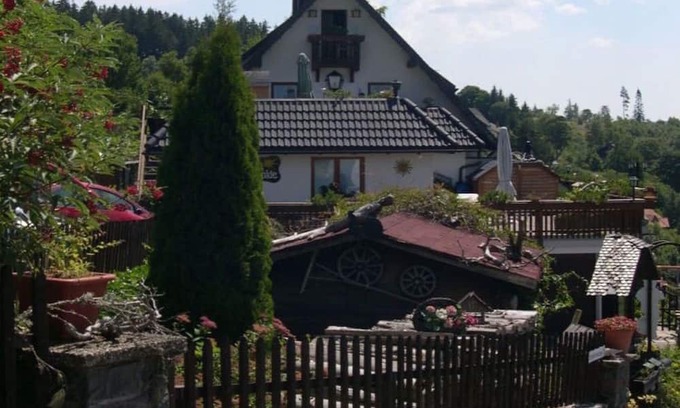 Lenzkirch Apartment | "Bird nest" in the holiday home Sonnhalde