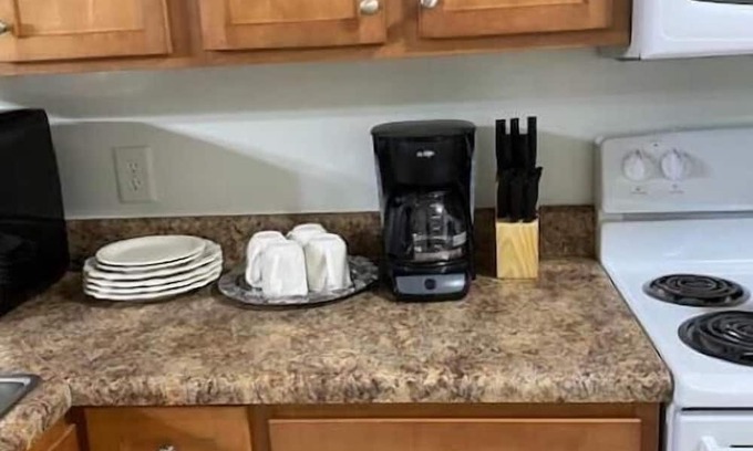 South View Condo | This is a beautiful 2 bed 2 bath condo located in a very safe and strategic ar