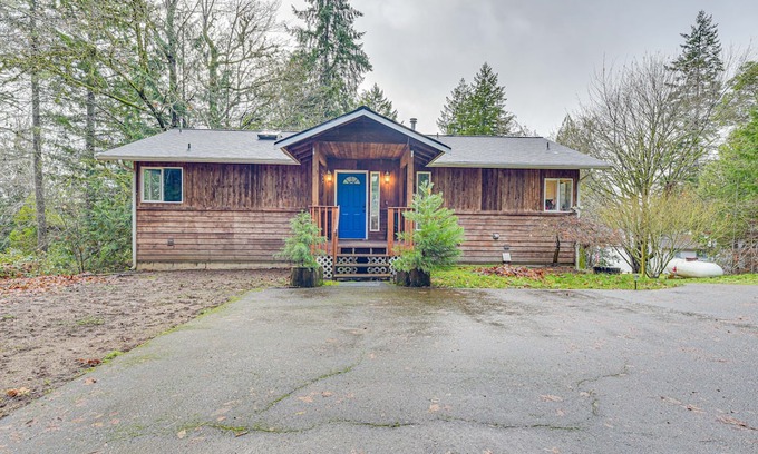 Agate House | Serene Shelton Home - Puget Sound Access!
