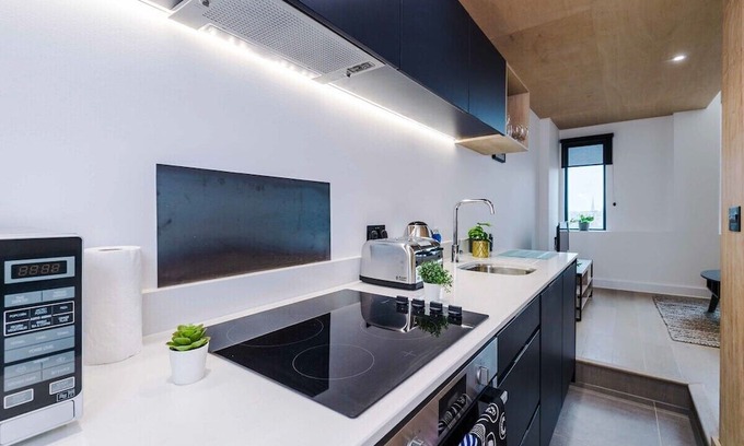 Castlefield Condo | Flat Near Old Trafford Weekly & Monthly Discounts!