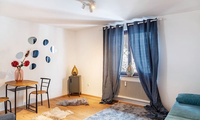 Kitzbuehel Apartment | Studio Apartment 'Tiny Kitzchalet' with Mountain View and Wi-Fi